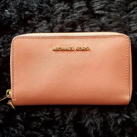 Michael Kors EUC Peach Wallet - Picture 2 of 7